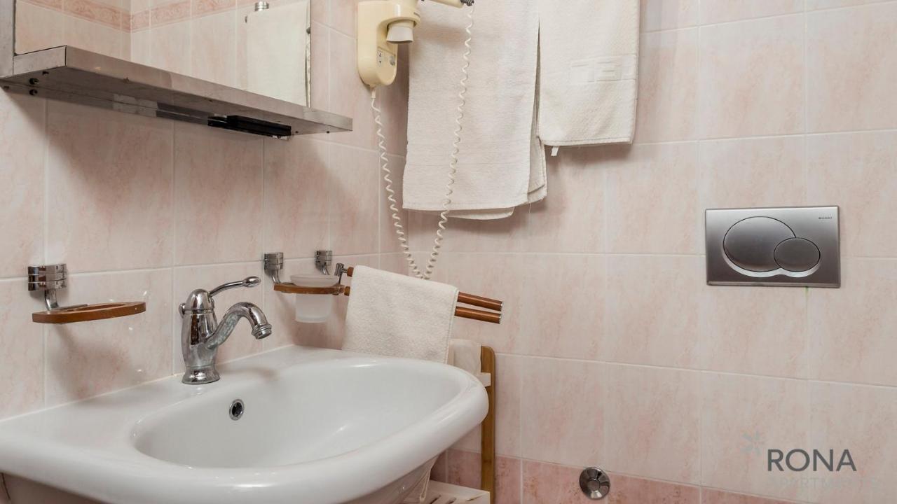 Rona Stone House Janja Apartman *